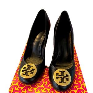 GUC Tory Burch Maddie Black Pumps size 8.5